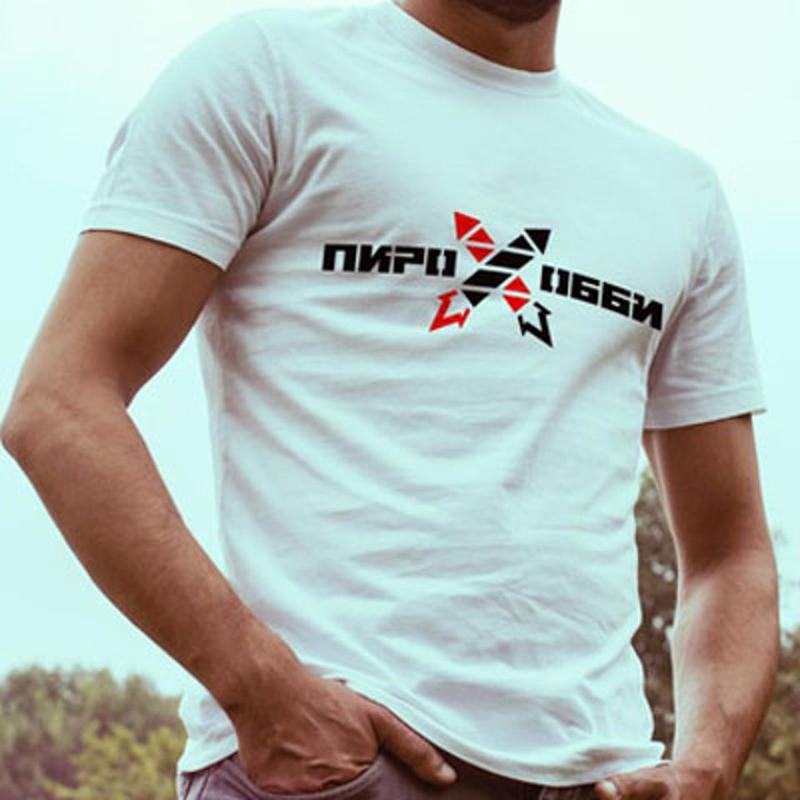 Футболка с логотипом