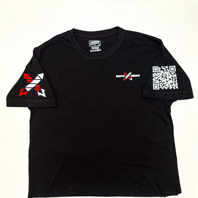 Футболка с логотипом