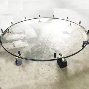 Вращающееся кольцо из фонтанов