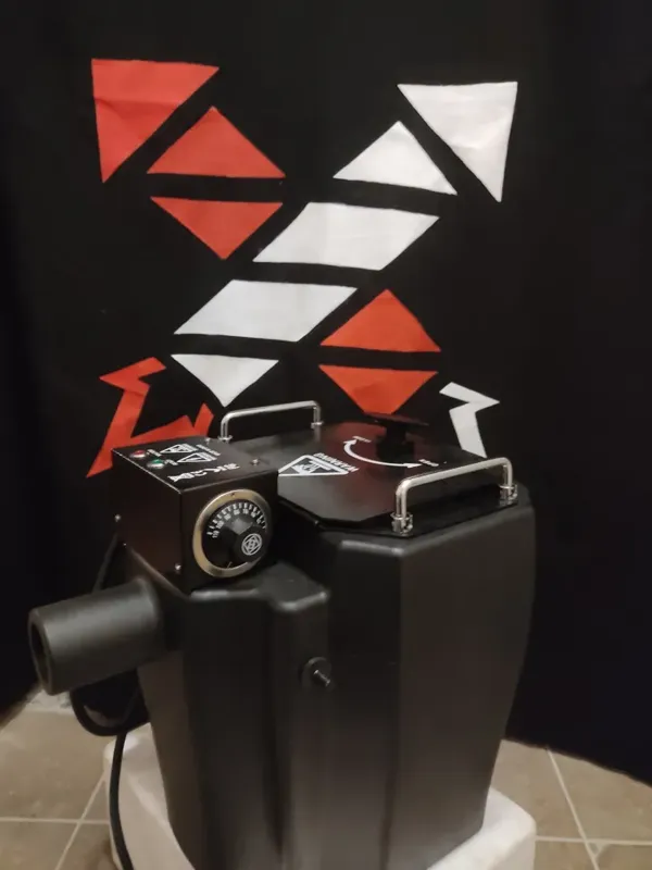 Генератор тяжелого дыма на воде (с сухим льдом)